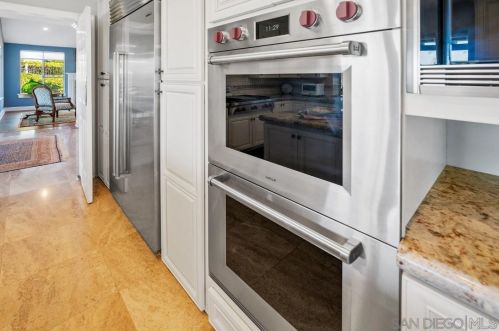 1597 Parkview Dr, Vista CA  92081-8750 exterior