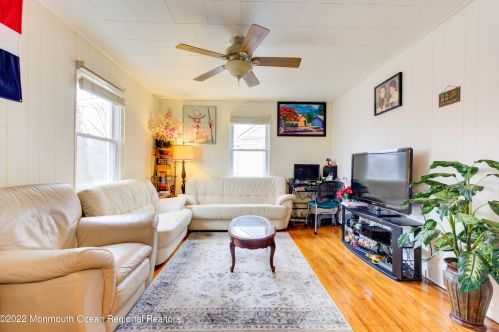 1107 Raymere Ave, Tinton Falls NJ  07712-4115 exterior