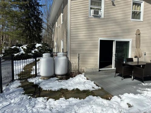 22 Lancaster Dr, Norwalk CT  06850-2318 exterior