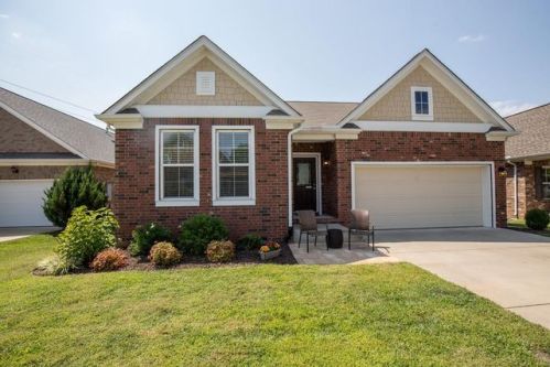 1621 Robindale Dr, Hermitage, TN 37076-5634