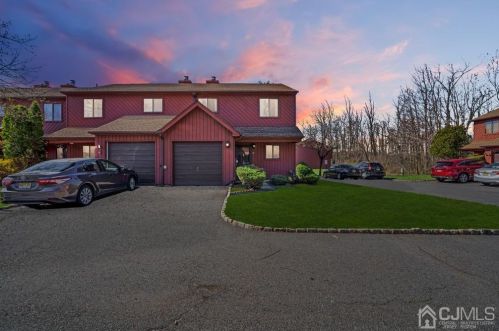 15 Palm Ct, Edison, NJ 08820-4309