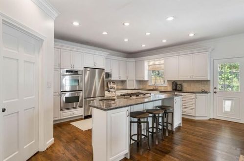 500 Highbrook Dr, Atlanta GA  30342-2319 exterior