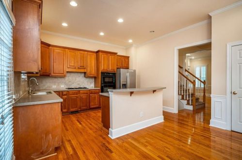 4686 Ivygate Cir, Atlanta, GA 30339-1330