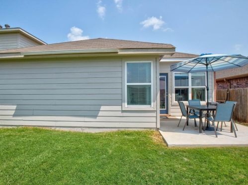 5733 Parkview Hills Ln, Fort Worth TX  76179-6715 exterior