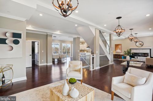 6615 Gude Ave, Silver Spring MD 20912-4827 exterior