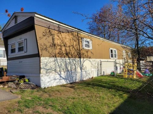 9 Washington Ave, Allenstown, NH 03275-2425