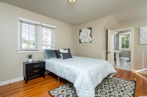 1357 Moncado Dr, Glendale CA  91207-1831 exterior