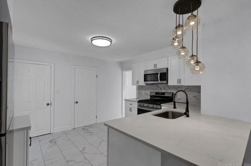 11 Frederick St, Killingly CT  06239-2709 exterior