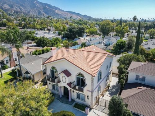 820 Valencia Ave, Burbank, CA 91501-1547
