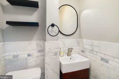 109 Center St, Tavistock NJ  08033-1803 exterior