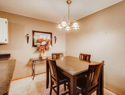 4987 Grenwich Ave, Saint Paul MN  55128-2058 exterior