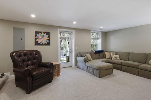 284 Elden Dr, Atlanta GA  30342-2030 exterior