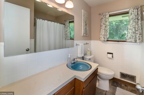 2639 Cedar Ave, Saint Paul MN  55110-4563 exterior