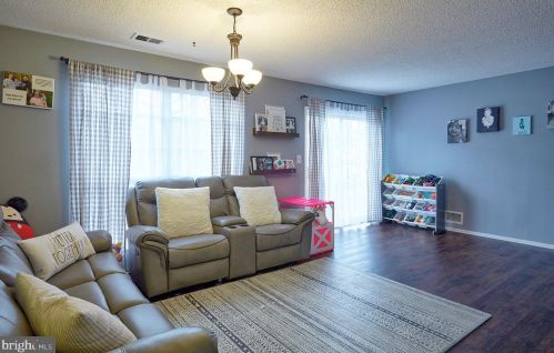 24 Cheverny Ct, Trenton, NJ 08619-4712