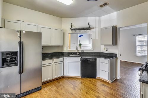 264 Golden Larch Ter, Leesburg, VA 20176-4033