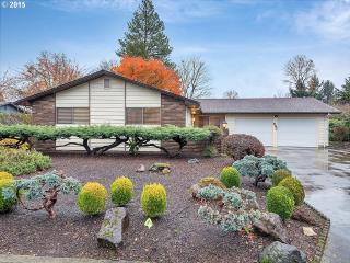 692 Baker Dr, Barlow, OR 97013-3323