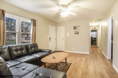 1601 Alexander Ave, Streamwood, IL 60107-3008