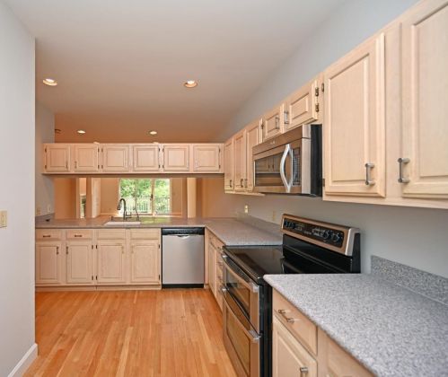 2102 Alpine Pl, Cincinnati OH  45211-3528 exterior