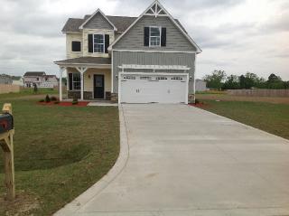 202 Coqui Ct, Richlands, NC 28574-5375