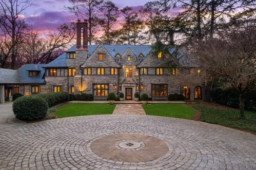 3015 Andrews Dr, Atlanta GA  30305-2001 exterior
