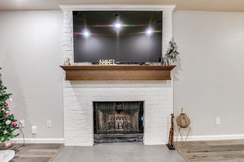 5725 Cancun Dr, Fort Worth TX  exterior