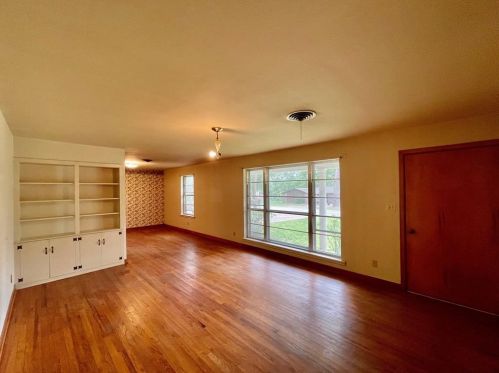 210 Cordell Dr, Mapleton, TX 75835-1302