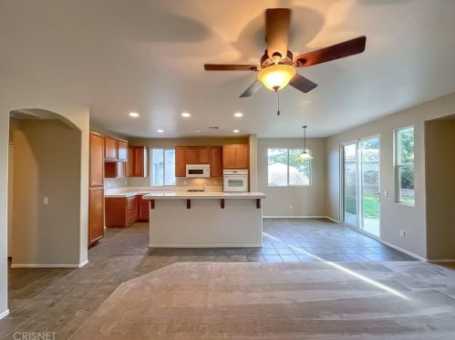 5824 Avenue, Lancaster, CA 93535-7846