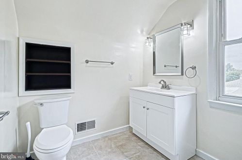 130 Baugher Dr, Hanover PA 17331-4003 exterior