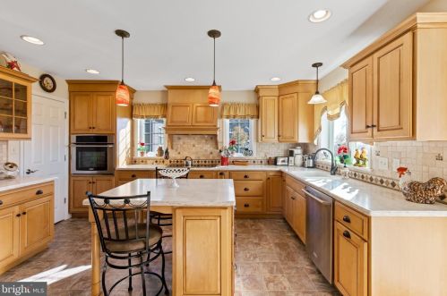 2360 Vw Dr, Lancaster PA  17602-1016 exterior