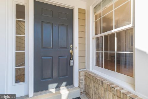 1260 Woodbrook Ct, Herndon, VA 20194-1344