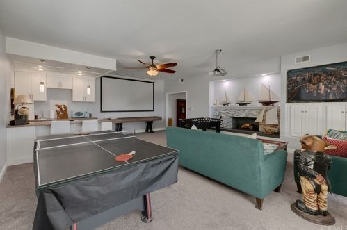 450 25 St, Upland CA 91784-8338 exterior