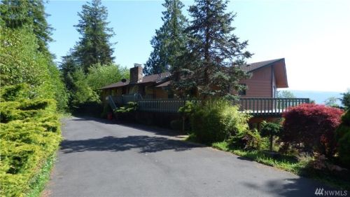 64 Clover St, Puget Island, WA 98612-9511
