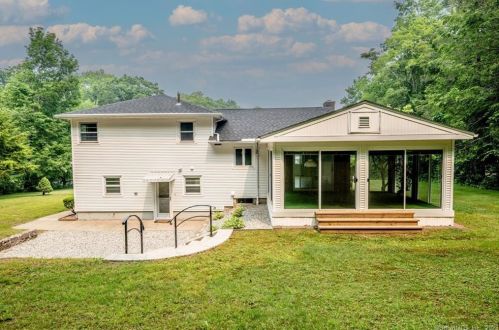 41 Lisa Ln, Middletown, CT 06457-1930