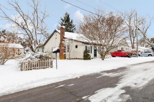 41 Bayview Ave, North Kingstown, RI 02852-1205