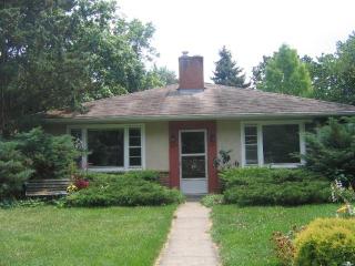 147 Fairlawn Dr, Columbus, OH 43214-2708