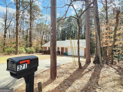 371 Navarre Dr, Stone Mountain, GA 30087-5210