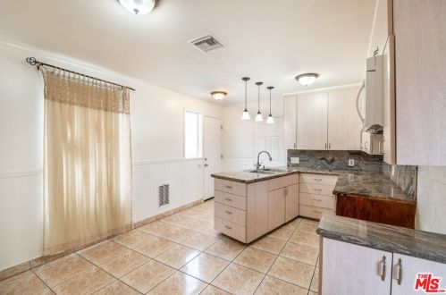 734 Adams St, Glendale CA 91206-2502 exterior