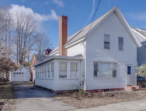 93 Chestnut St, Nashua, NH 03060-3837