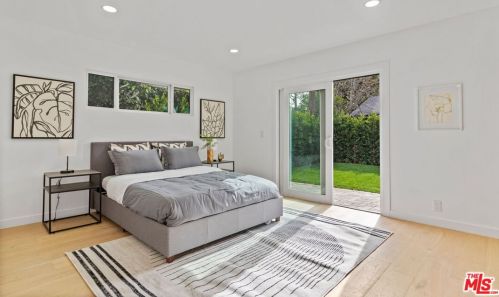 13934 Peach Grove St, Van Nuys CA  91423-1939 exterior