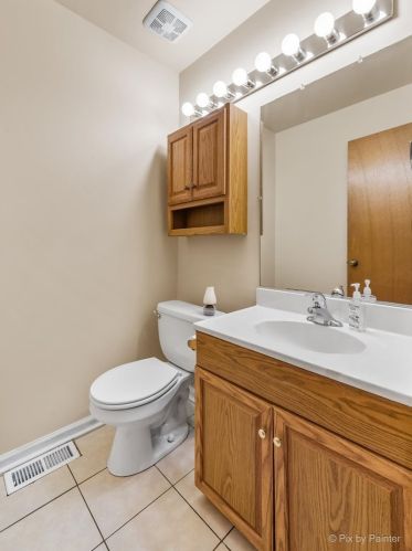 1276 Clare Ct, Carol Stream IL  60188-6011 exterior