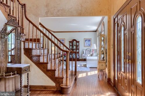 1991 Pickering Trl, Lancaster PA 17601-4972 exterior