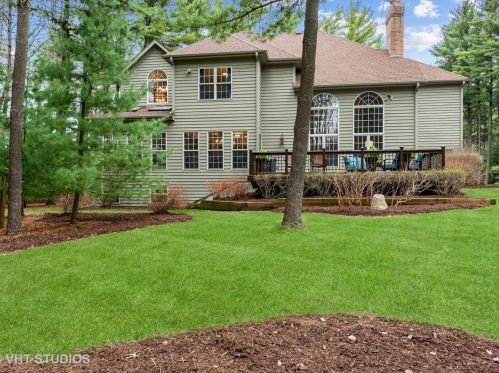 4015 Ned Dr, Bull Valley, IL 60014-3860