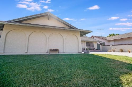 2621 Greenleaf Ct, Simi Valley, CA 93063-2203