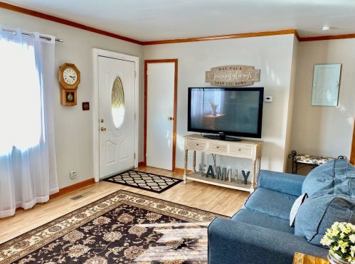 908 Plaza Dr, Joliet, IL 60435-3841