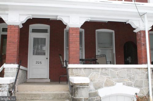 206 Ross St, Lancaster PA  17602-1940 exterior