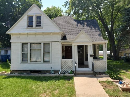 419 Van Buren Ave, Nelson, IL 61021-3450
