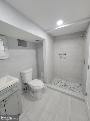 605 64 St, Philadelphia PA 19139-1004 exterior