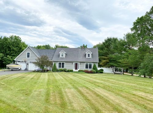 25 Clover Ln, Turner, ME 04282-3274