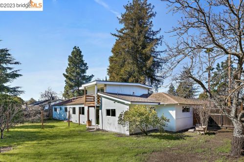 1005 Oak Grove Rd, Concord CA  94518-3004 exterior