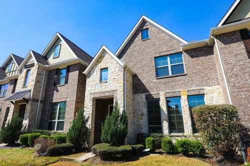 10529 Chaucer Hill Ln, Irving TX  75063-5442 exterior